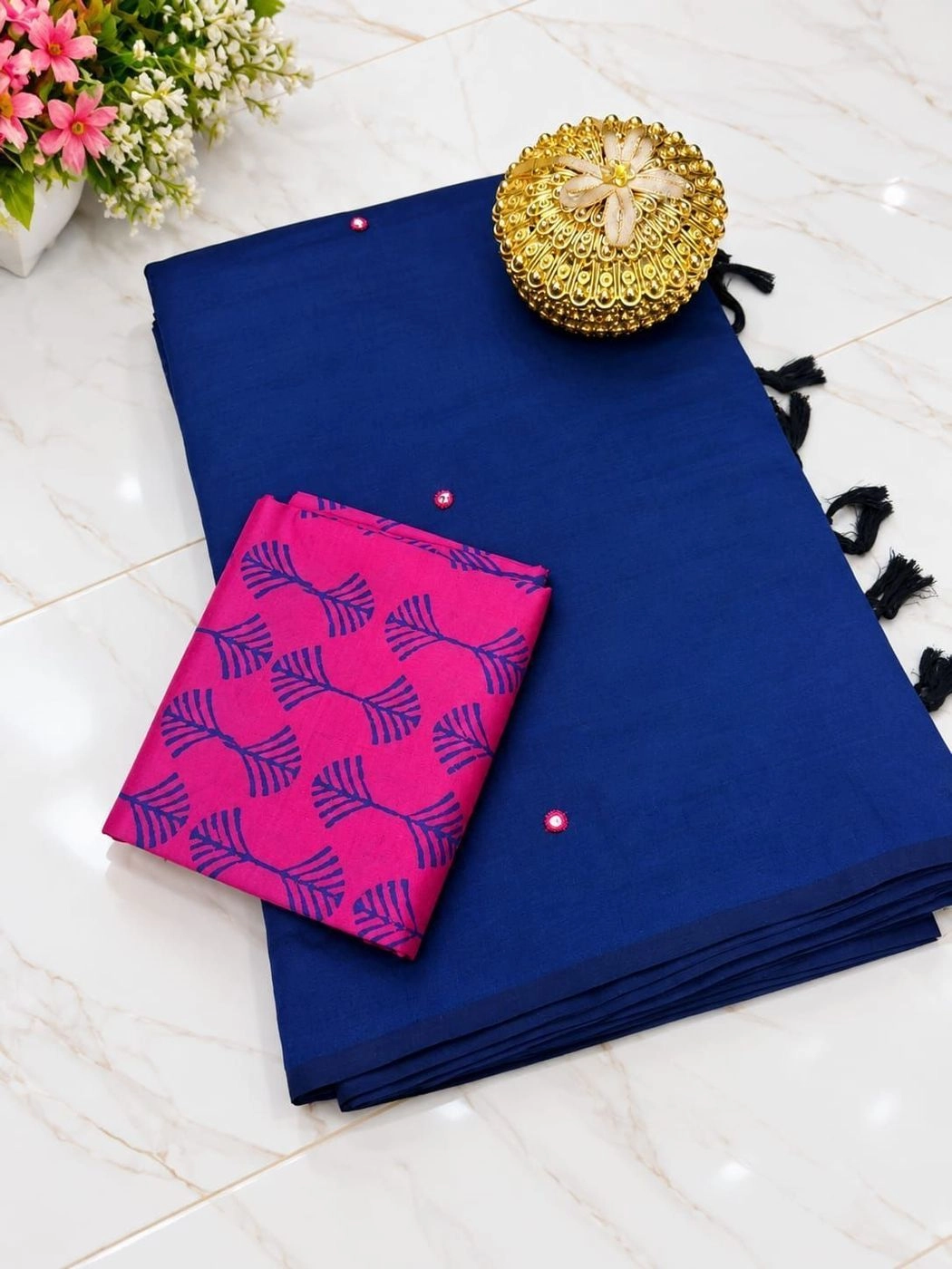 NEW LAUNCH😍

🧶 *southcottonmix plain saree with mirror  work  saree 18