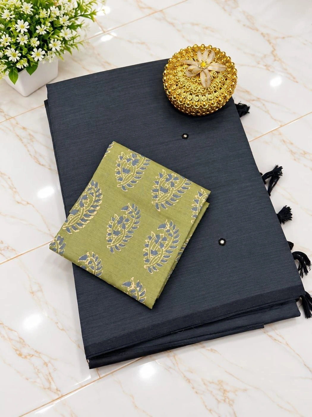 NEW LAUNCH😍

🧶 *southcottonmix plain saree with mirror  work  saree 20