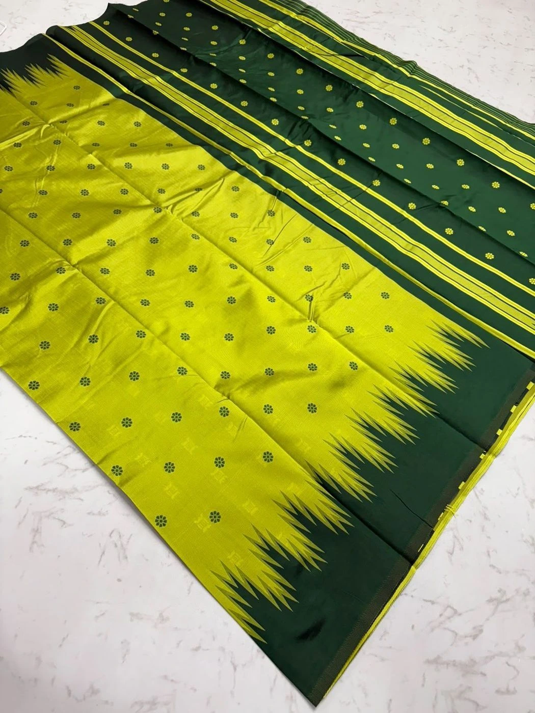 🍃 _*Zariya SOFT SILK SAREES BORDERLESS*_

🍊 9