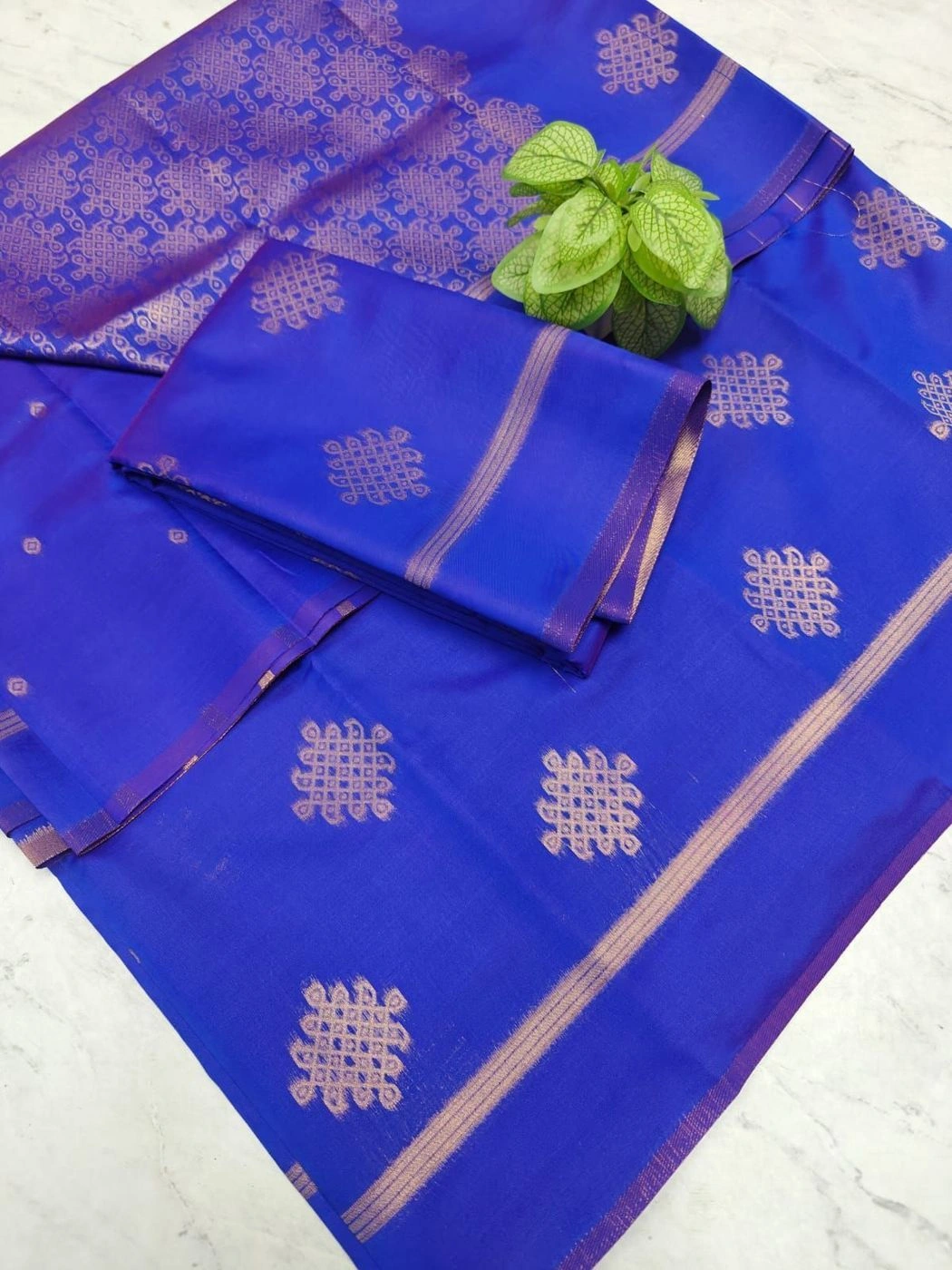 Soft Silk Kolam design Sarees Wirthblouse 2