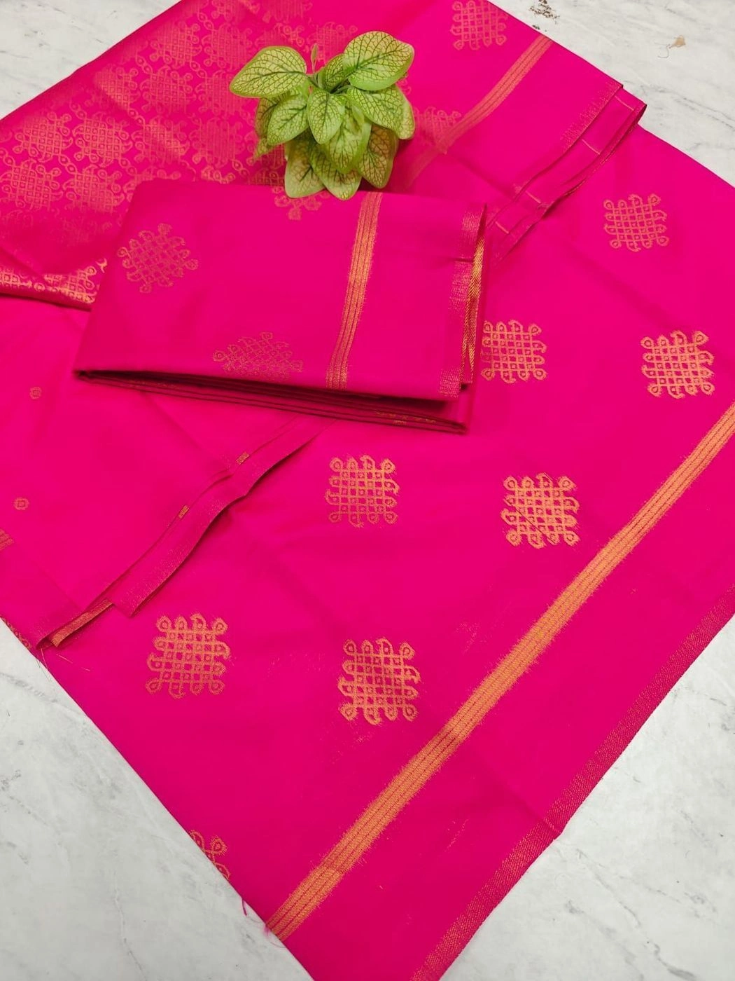 Soft Silk Kolam design Sarees Wirthblouse 4