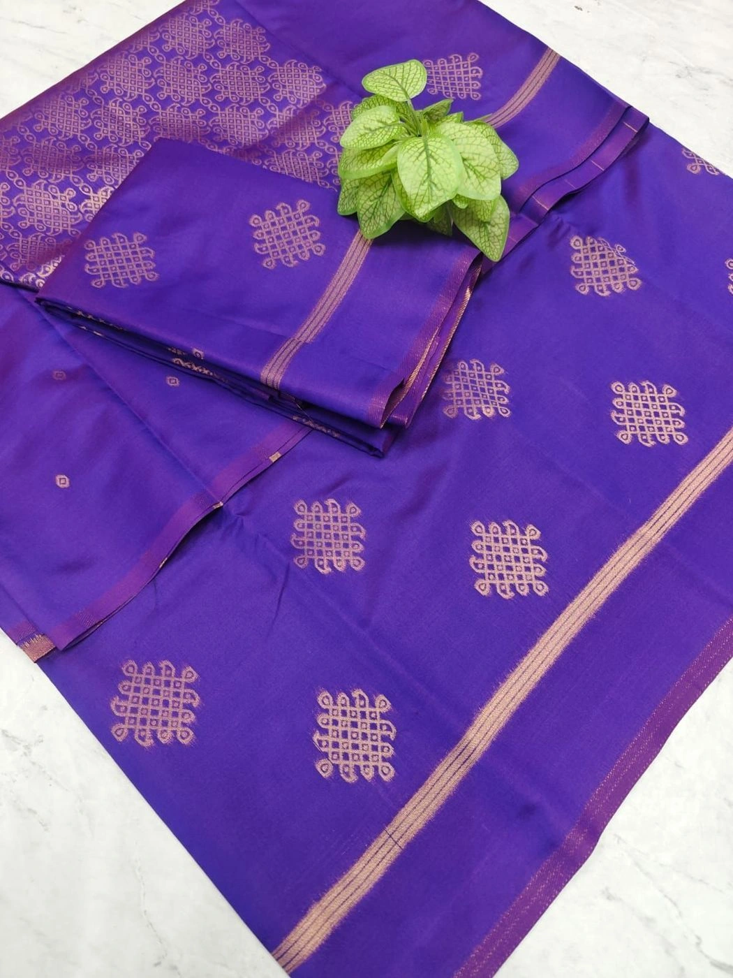Soft Silk Kolam design Sarees Wirthblouse 5