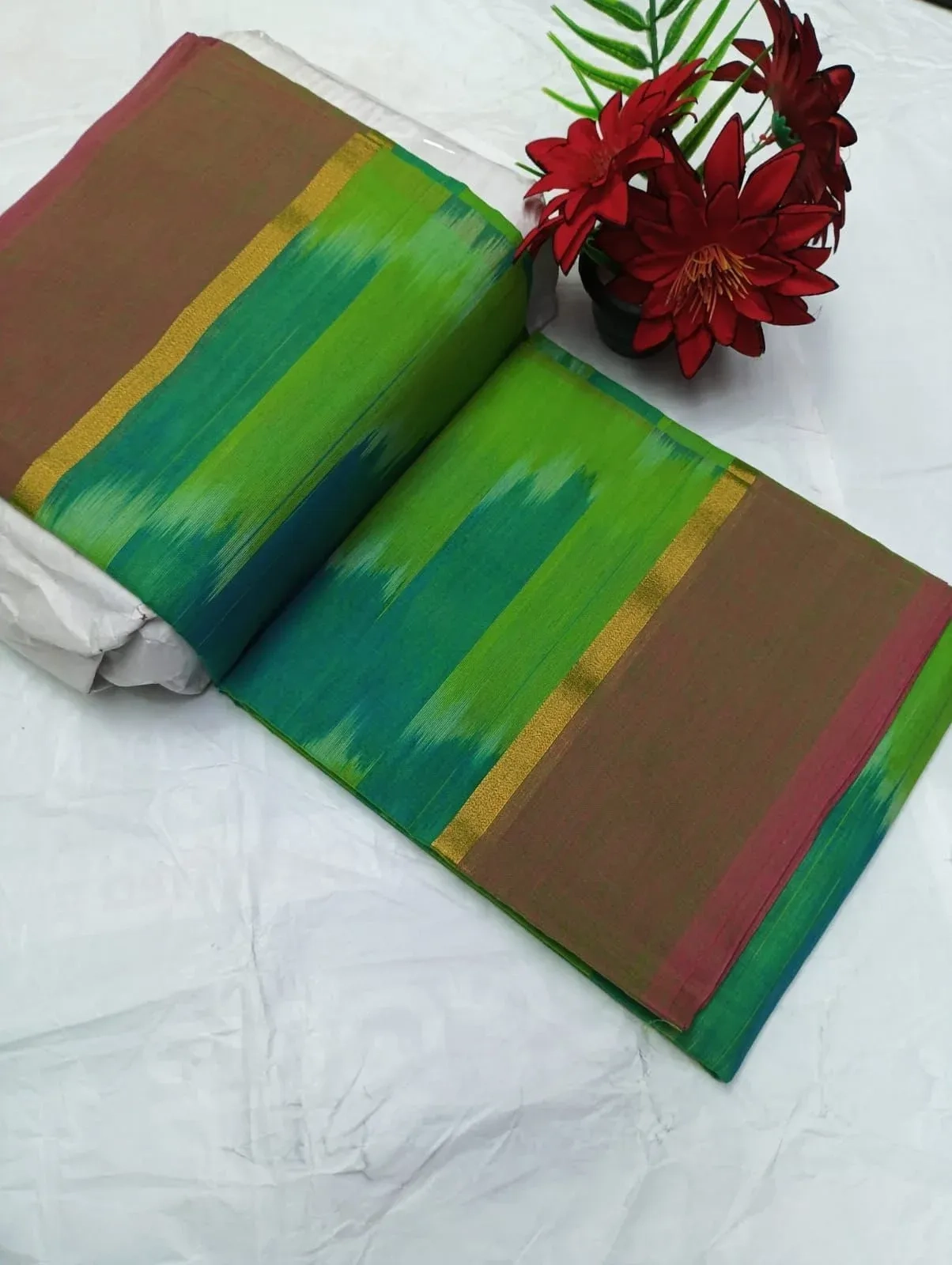 Pochampalli Cotton Sarees
With Blouse 6