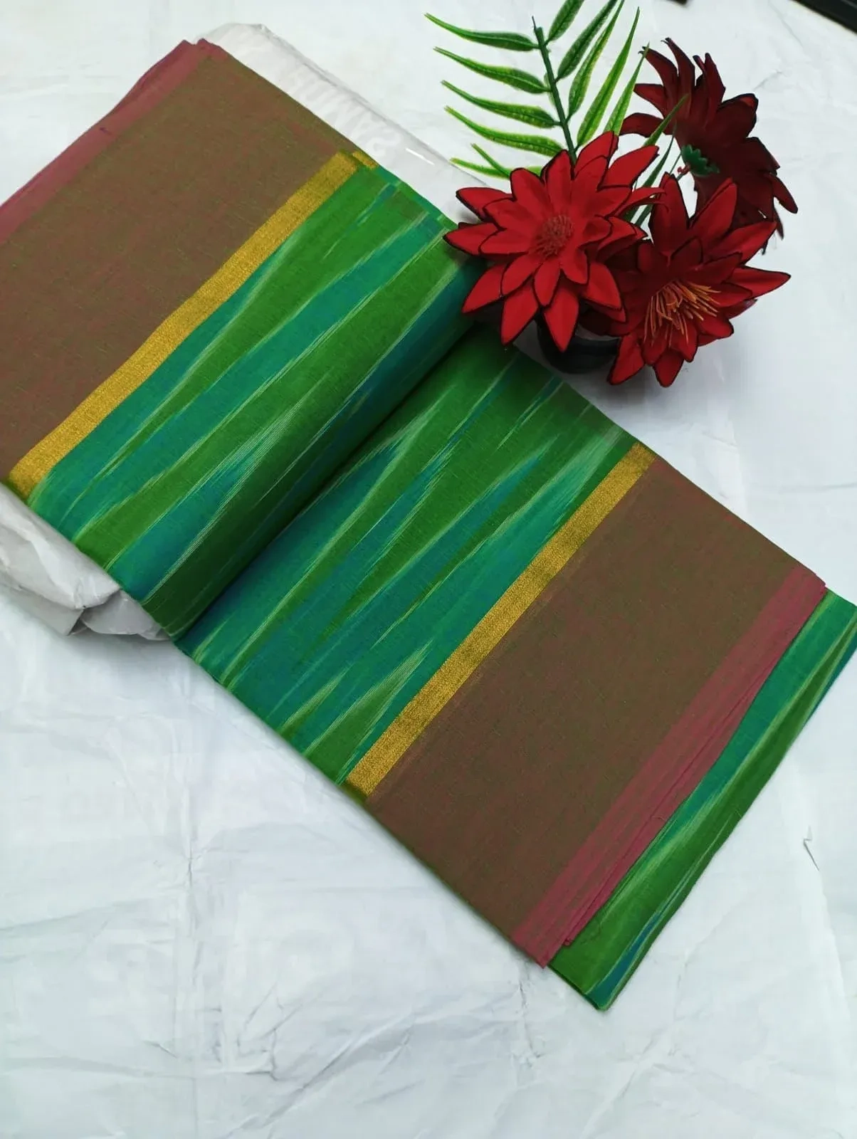 Pochampalli Cotton Sarees
With Blouse 10