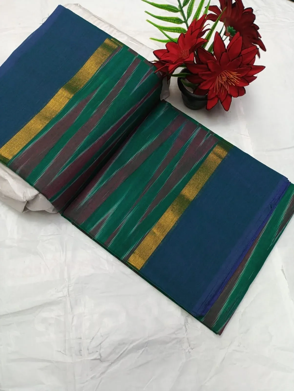 Pochampalli Cotton Sarees
With Blouse 11