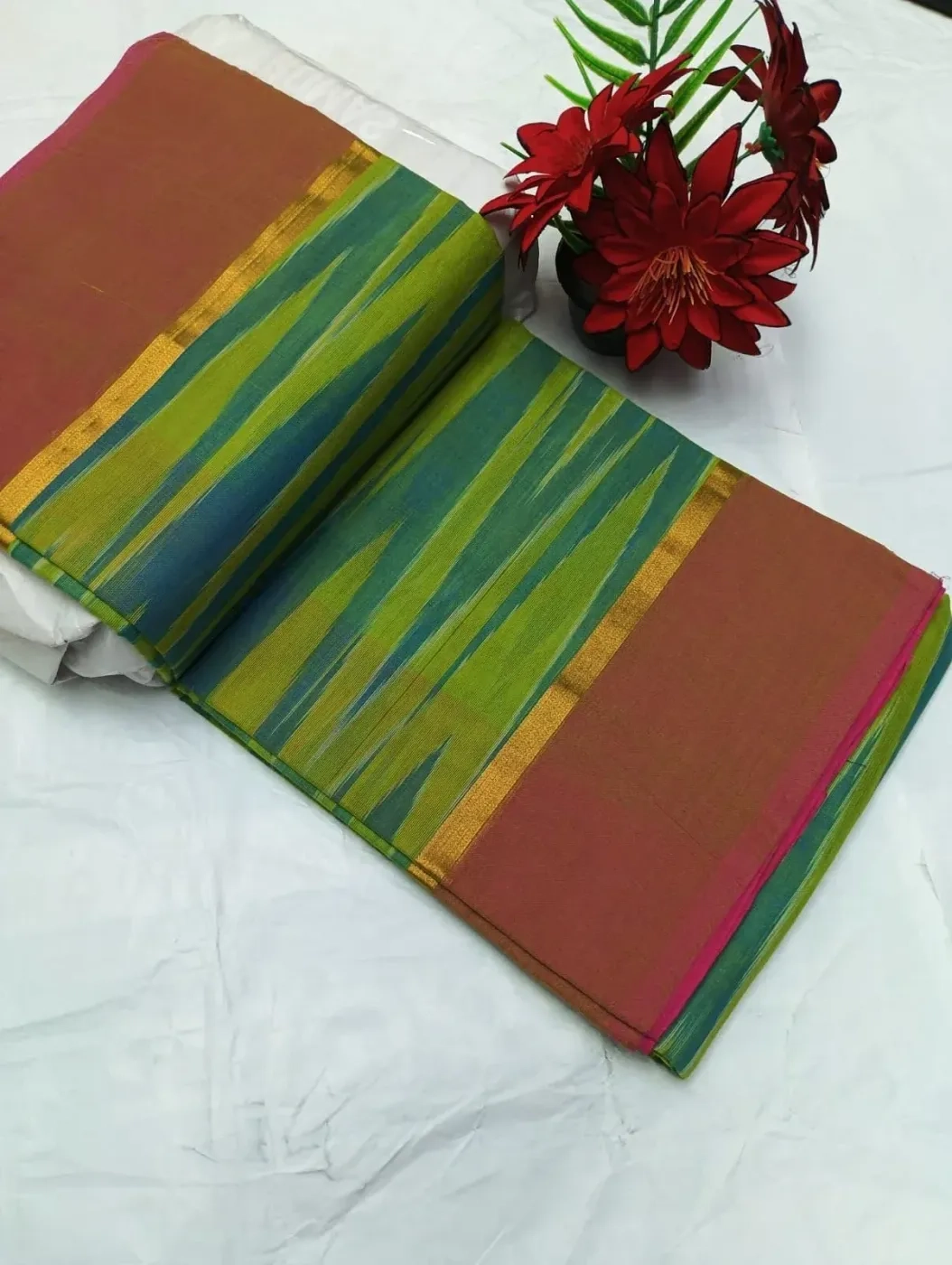 Pochampalli Cotton Sarees
With Blouse 13