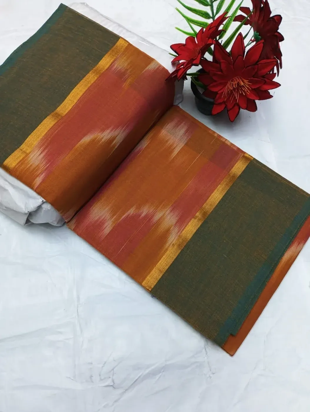 Pochampalli Cotton Sarees
With Blouse 15