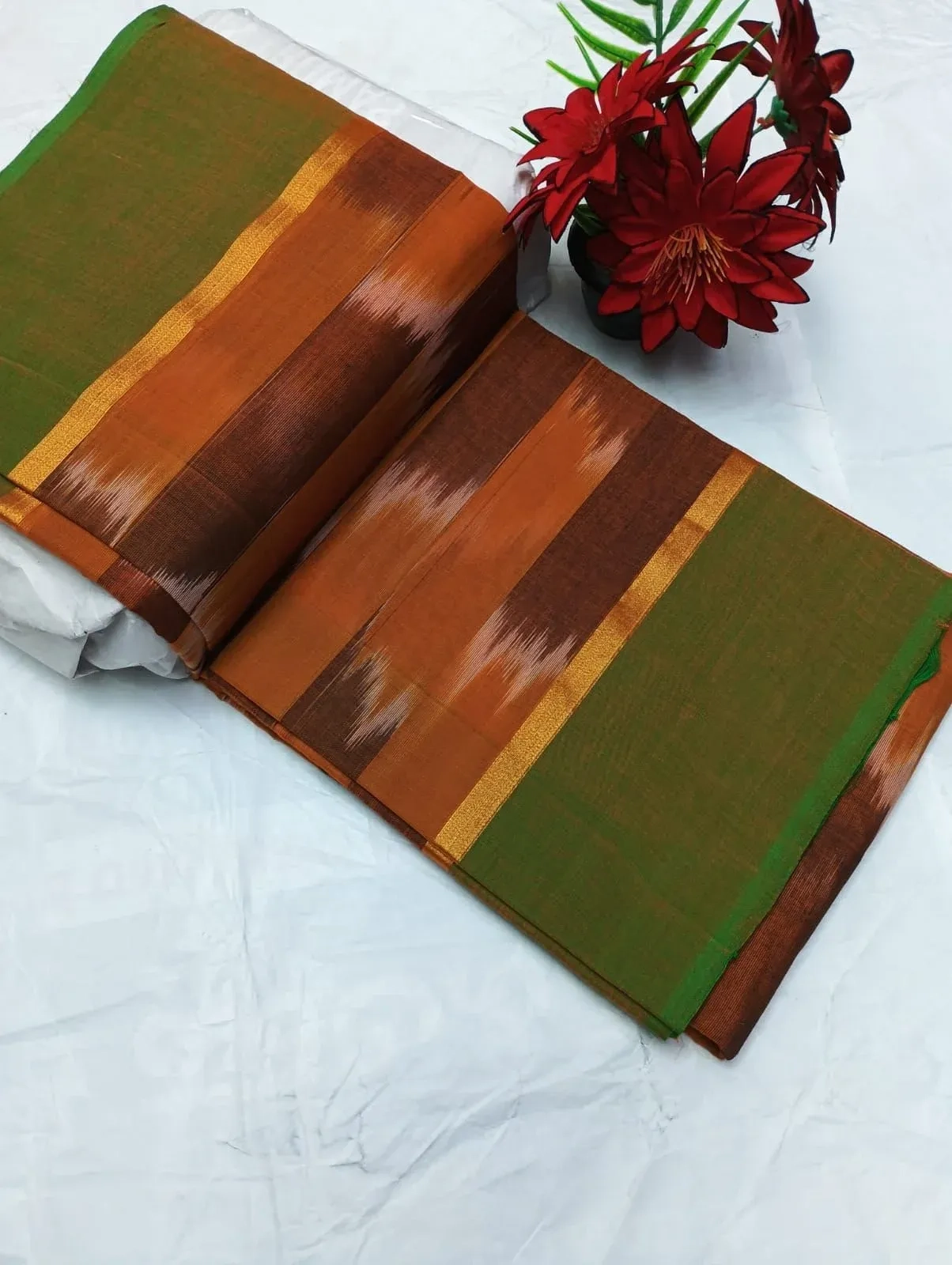 Pochampalli Cotton Sarees
With Blouse 16