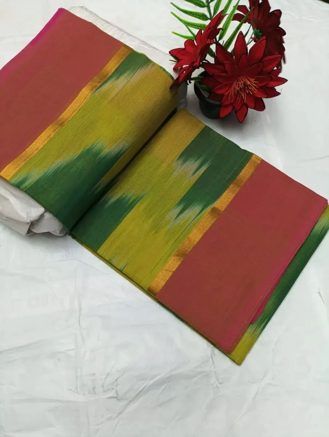 Pochampalli Cotton Sarees
With Blouse 17