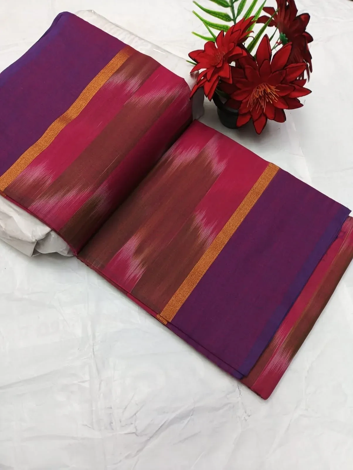 Pochampalli Cotton Sarees
With Blouse 18