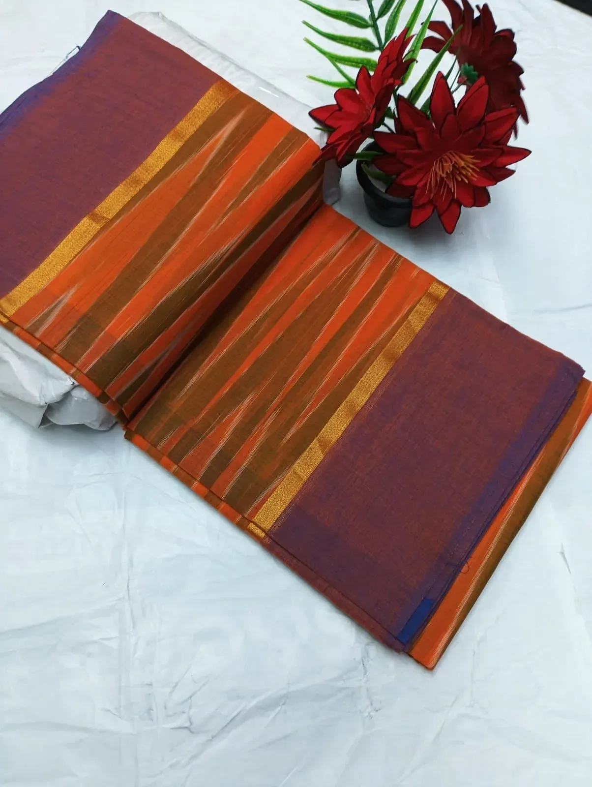 Pochampalli Cotton Sarees
With Blouse 19