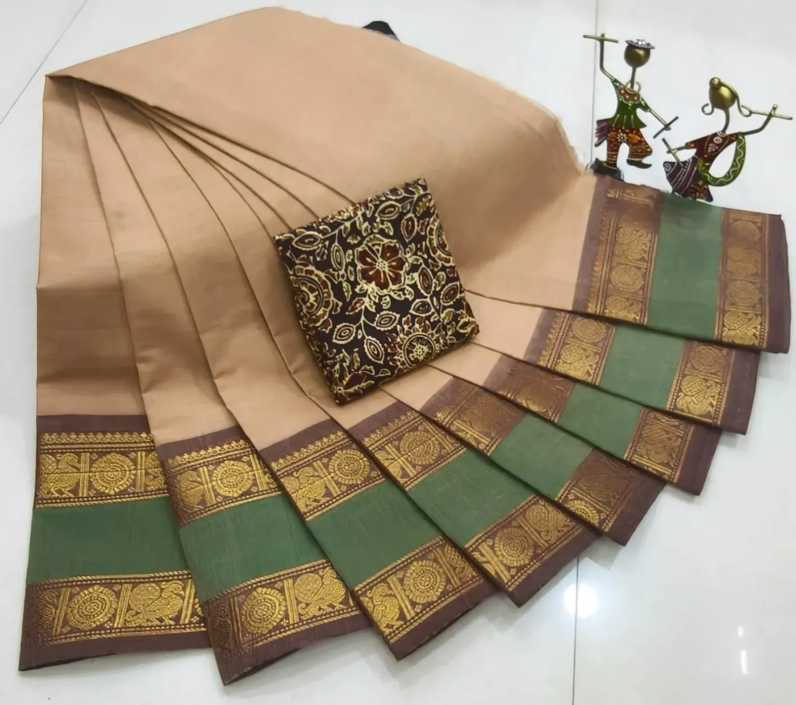 Chettinad Royal Cotton Plain Sarees 14