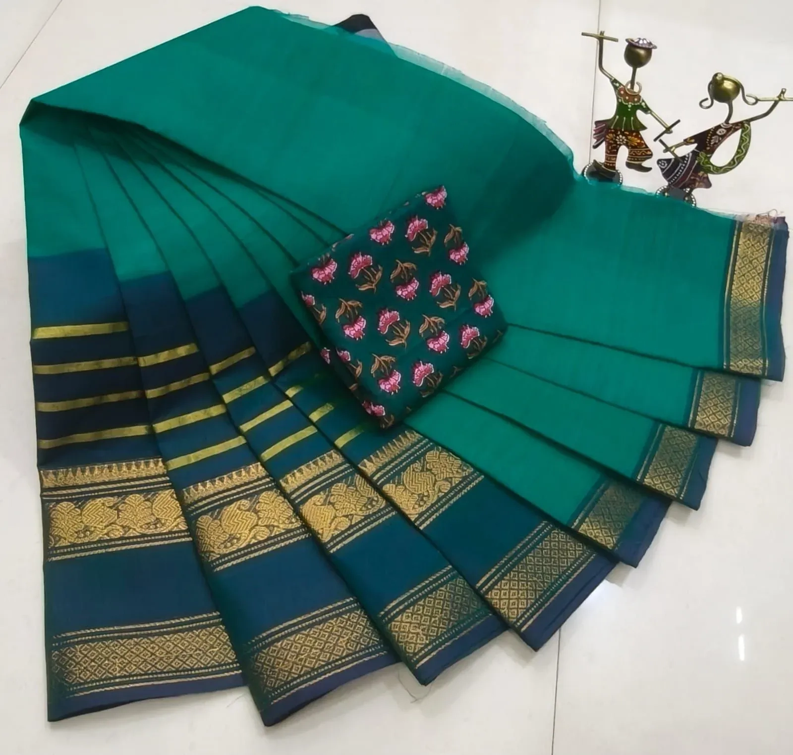 Chettinad Royal Cotton Plain Sarees 18
