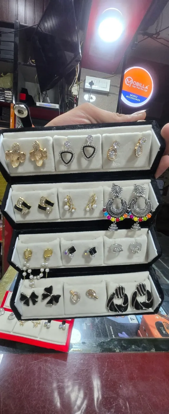 -Fold Velvet Earring & Stud Display Box 2