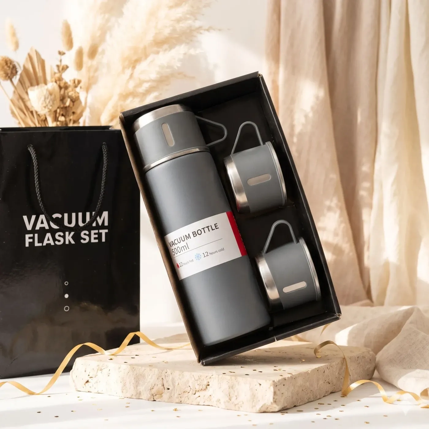 Vacuum Flask Set with Cups 1