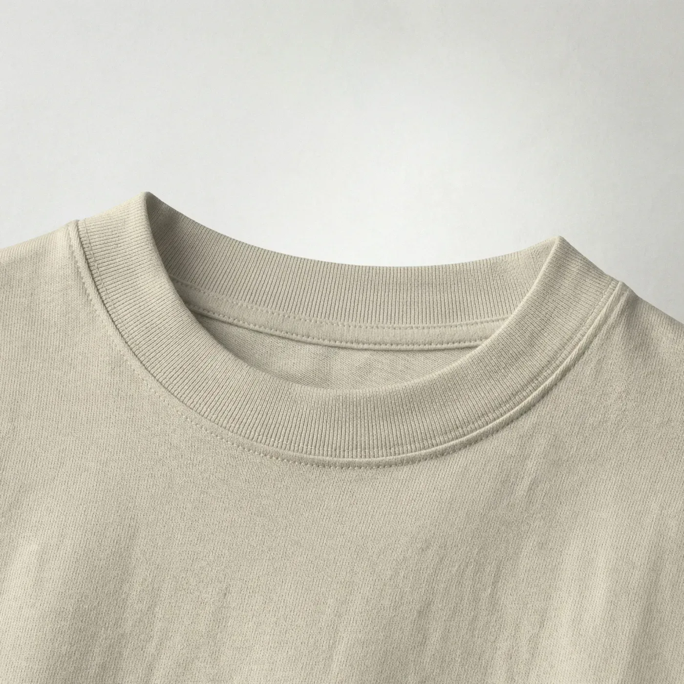 'Emotionally I'm Still In 2016' Oversized T-shirt 4
